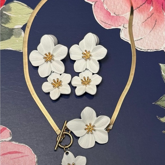 Jewelry - Fun Floral Set